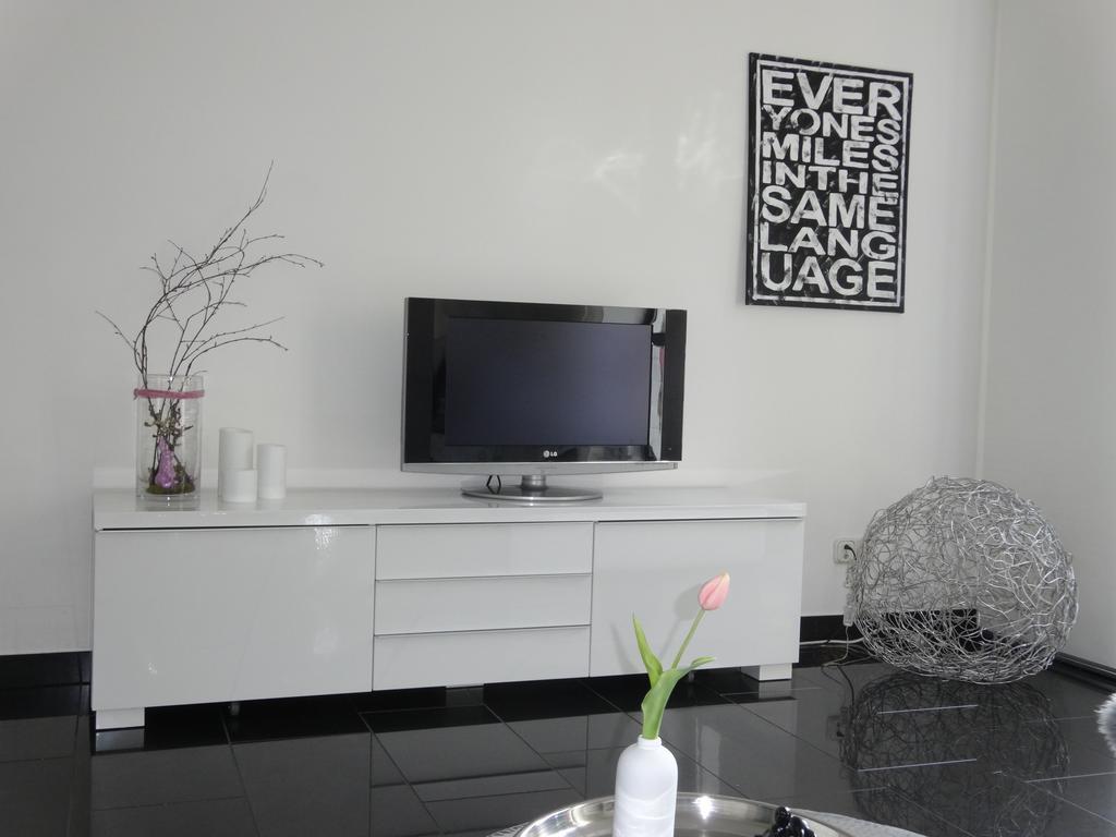Black & White Apartment