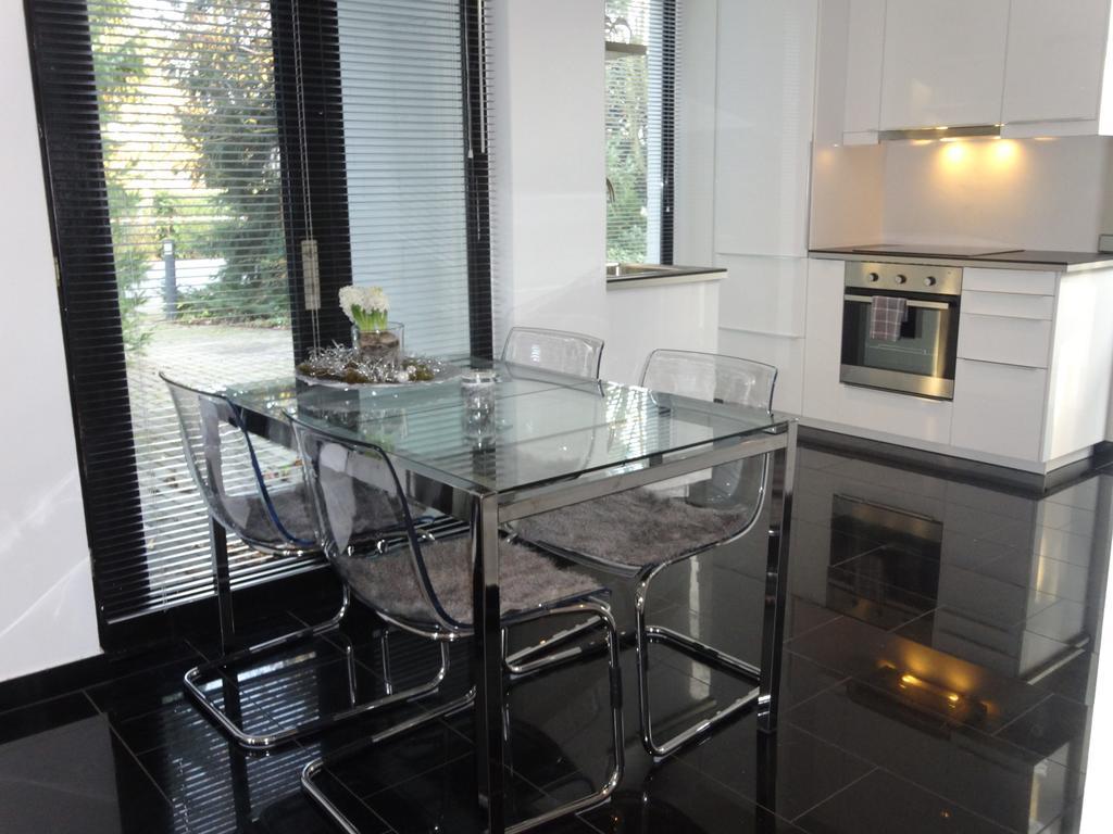 Black & White Apartment Neuss